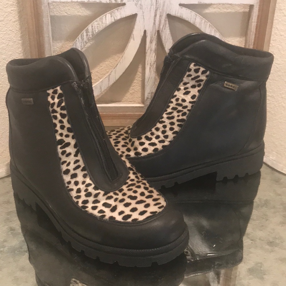 SOREL BOOT SZ 6/6.5 black leather and cheetah print